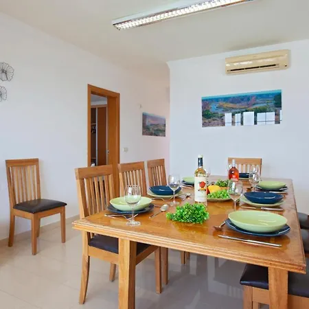 别墅 Playa Blanca Sleeps 12 With Pool Air Con And Wifi *