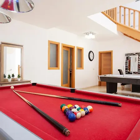 Playa Blanca Sleeps 12 With Pool Air Con And Wifi Playa Blanca (Lanzarote)