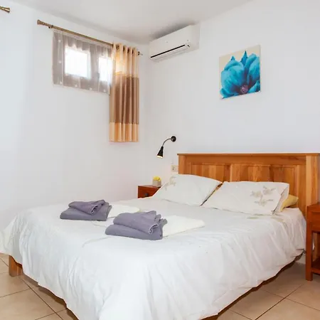 Villa Playa Blanca Sleeps 12 With Pool Air Con And Wifi Playa Blanca (Lanzarote)